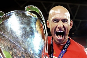 荣耀时刻！12年前的今天拜仁问鼎欧冠，俱乐部社媒晒照回顾