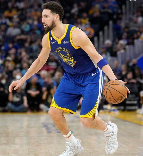 ewc电竞世界杯-卢尼绝杀 克雷54分再照佛光 勇士赢得艰难却美妙