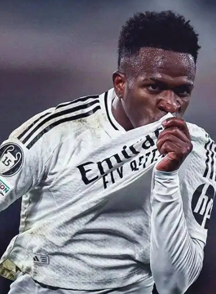 电竞世界杯-索要6000万欧年薪！皇马巨星飘了，续约谈崩，想去英超拿金球奖|维尼修斯|基利安·姆巴佩|皇家马德里|FIFA|萨尔茨堡红牛_新浪体育_新浪新闻