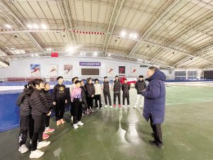聚力冰雪项目“破冰” 拓展冰雪运动版图|哈尔滨|冬奥会|西安市|冰球|体育局_新浪体育_新浪新闻